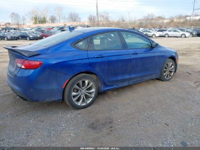 Chrysler 200 S Image 2