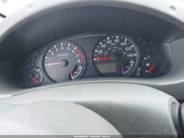 Nissan Frontier Le Image 3