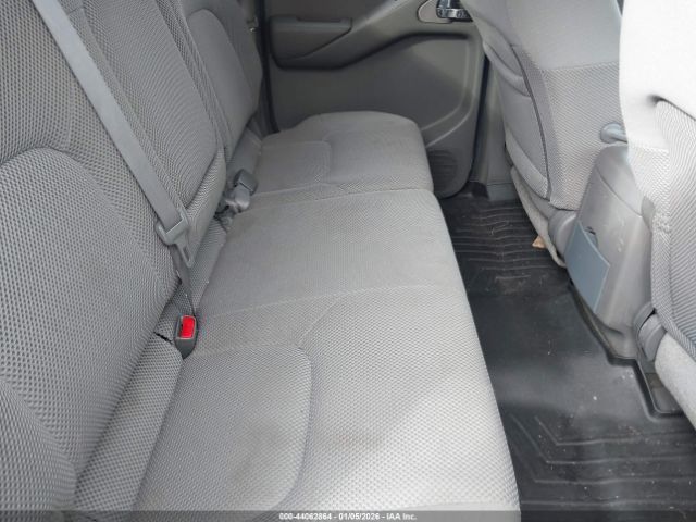 Nissan Frontier Le Image 7