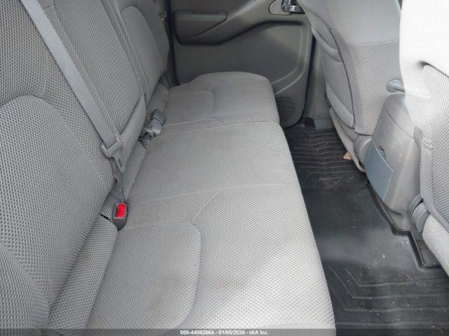 Nissan Frontier Le Image 7