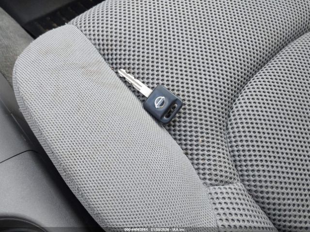 Nissan Frontier Le Image 9