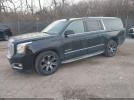 GMC Yukon Denali Image 18