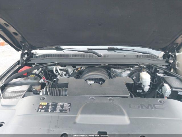 GMC Yukon Denali Image 8