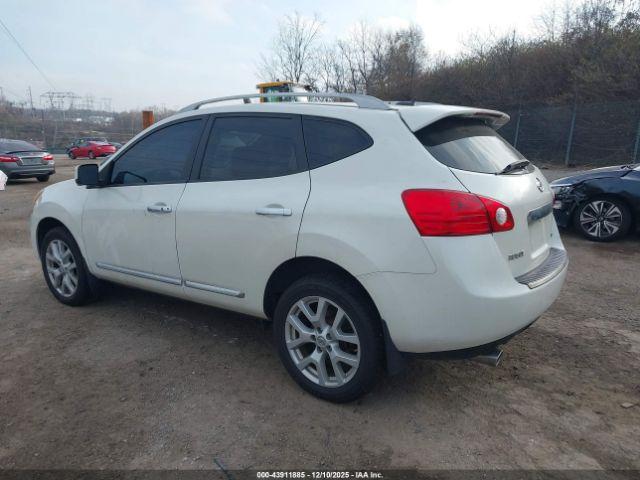 Nissan Rogue Image 2