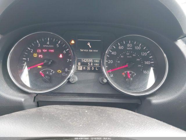 Nissan Rogue Image 3