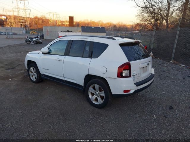 Jeep Compass Latitude 4x4 Image 4