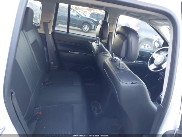Jeep Compass Latitude 4x4 Image 16