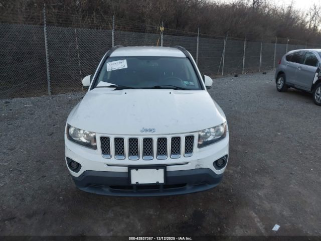 Jeep Compass Latitude 4x4 Image 8