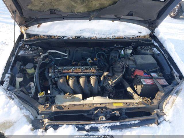 Toyota Corolla Le Image 8