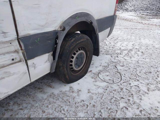 Mercedes-Benz Sprinter 2500 Normal Roof Image 2
