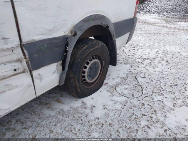 Mercedes-Benz Sprinter 2500 Normal Roof Image 2