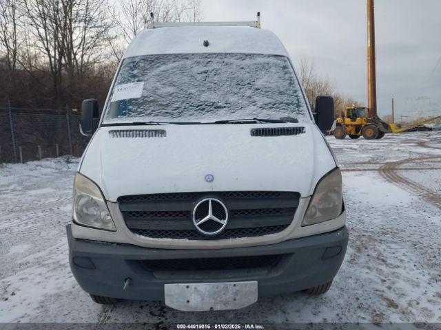 Mercedes-Benz Sprinter 2500 Normal Roof Image 12