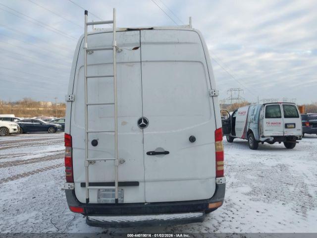 Mercedes-Benz Sprinter 2500 Normal Roof Image 16