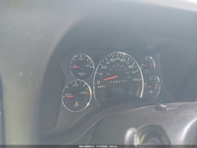 Chevrolet Express Work Van Image 4