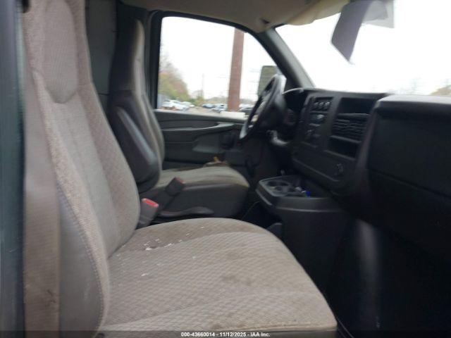 Chevrolet Express Work Van Image 7