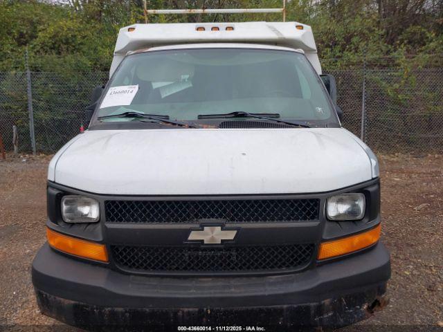 Chevrolet Express Work Van Image 16