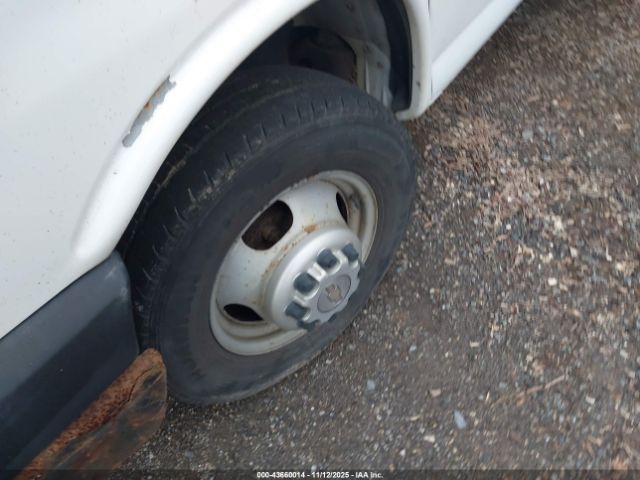 Chevrolet Express Work Van Image 15