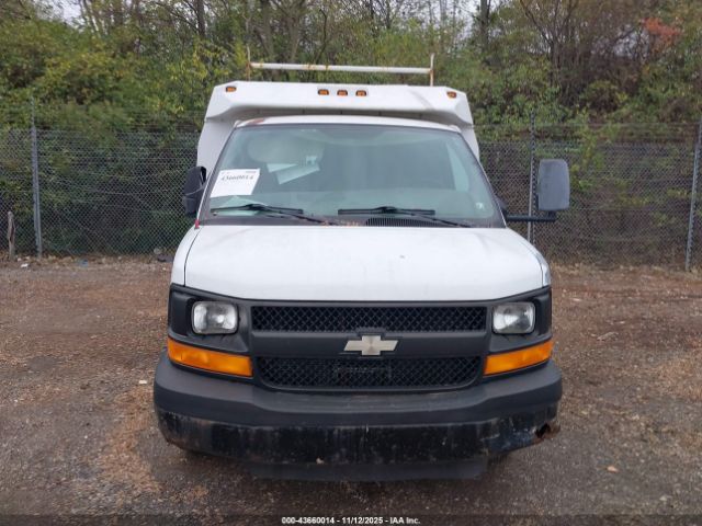 Chevrolet Express Work Van Image 12
