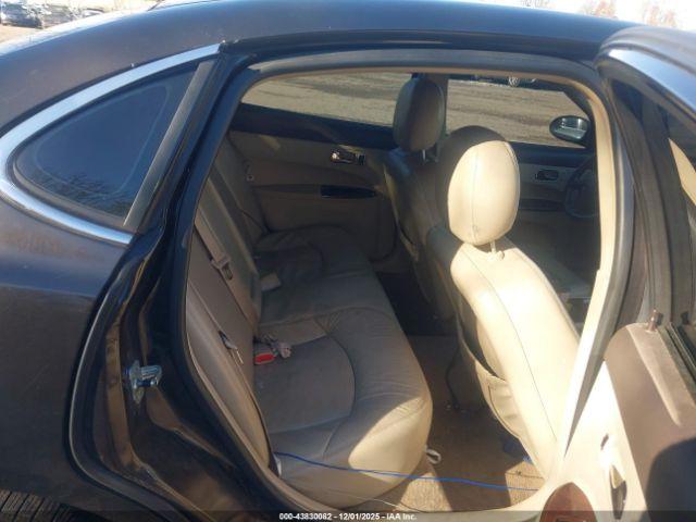 Buick LaCrosse Cxl Image 6