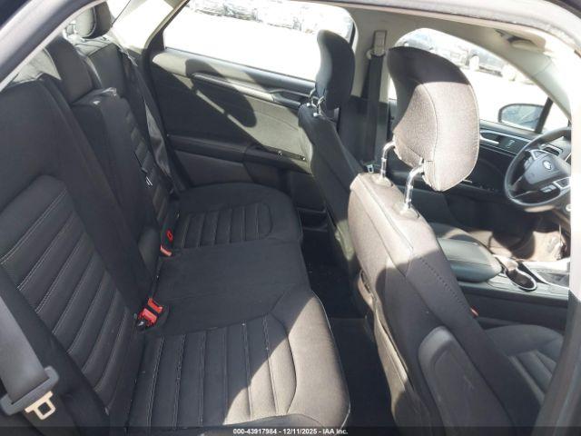 Ford Fusion Se Image 6