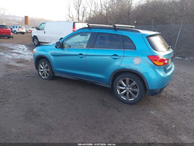 Mitsubishi Outlander Le Image 2