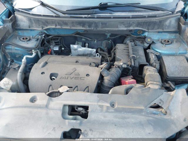 Mitsubishi Outlander Le Image 10