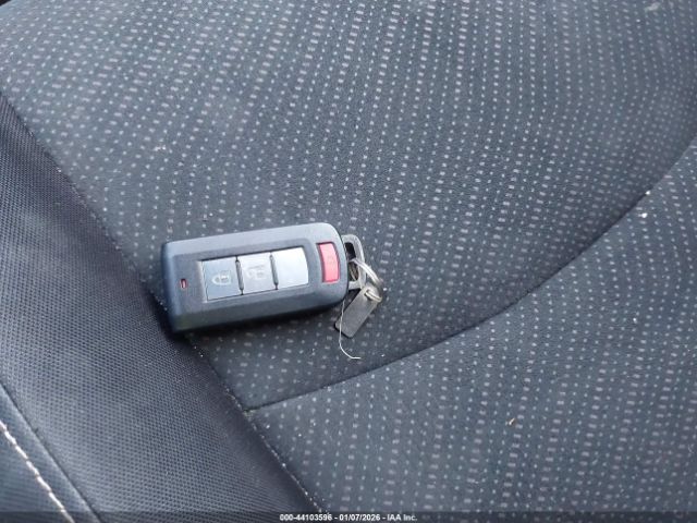 Mitsubishi Outlander Le Image 11