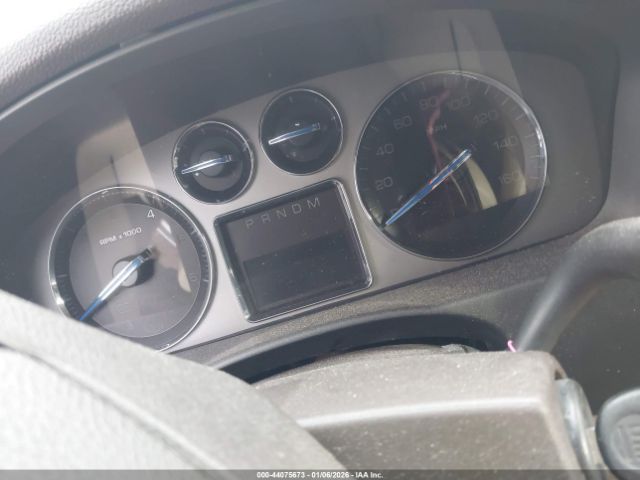 Cadillac Escalade Standard Image 3