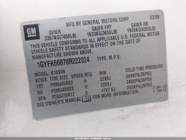 Cadillac Escalade Standard Image 12