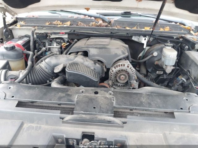 Cadillac Escalade Standard Image 11