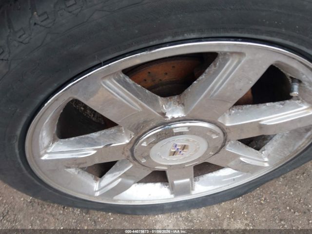 Cadillac Escalade Standard Image 6