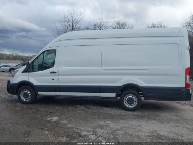 Ford Transit Image 16