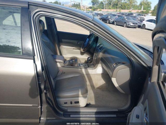 Lincoln LS V8 Image 16