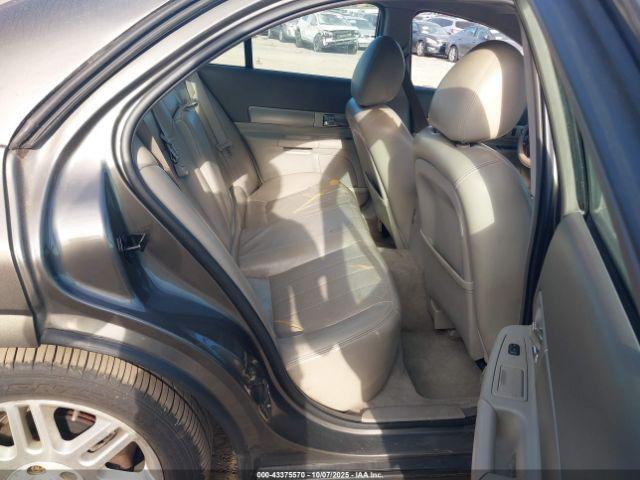 Lincoln LS V8 Image 4