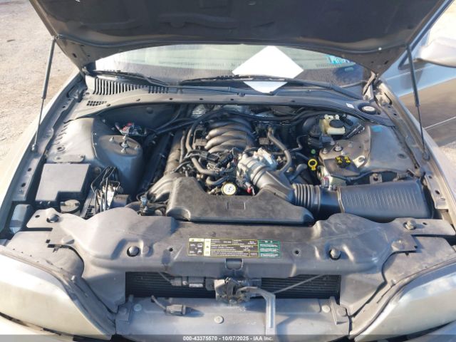 Lincoln LS V8 Image 11