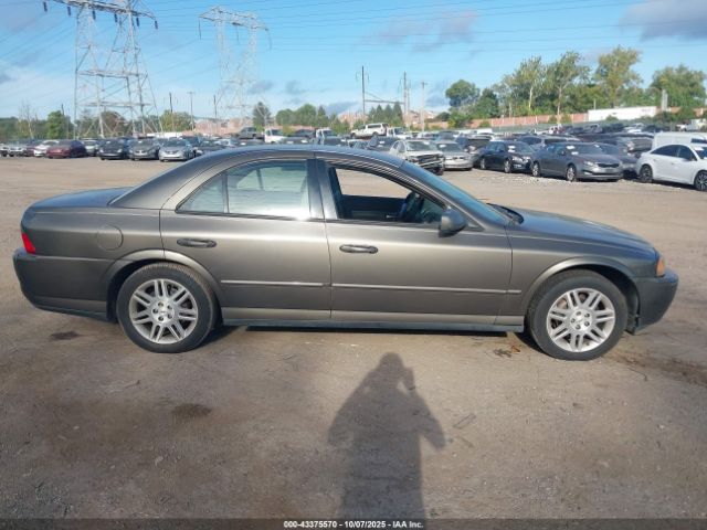 Lincoln LS V8 Image 3