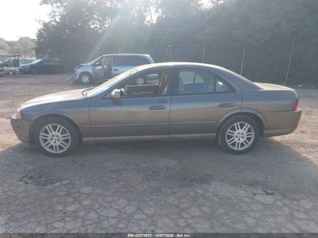 Lincoln LS V8 Image 2