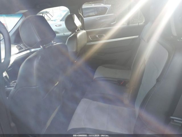 Ford Explorer Xlt Image 5