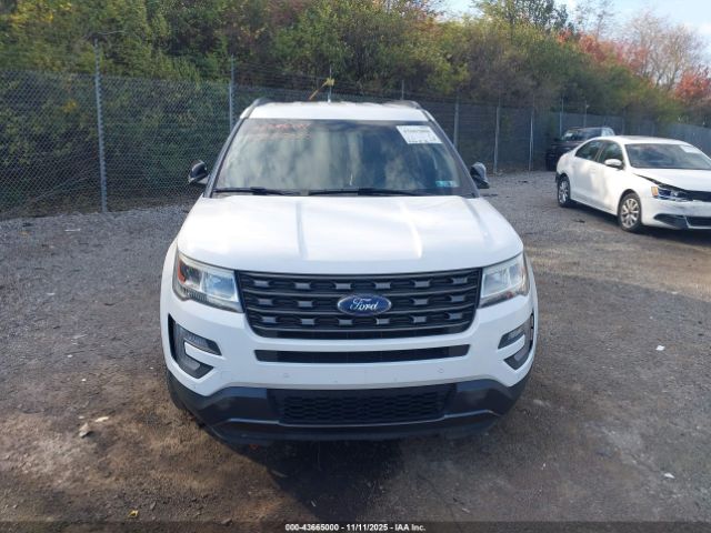 Ford Explorer Xlt Image 9