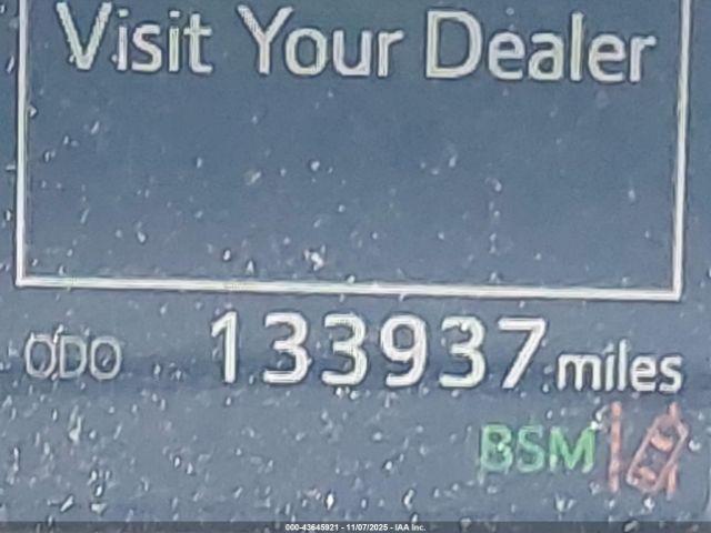 Toyota RAV4 Limited Image 6