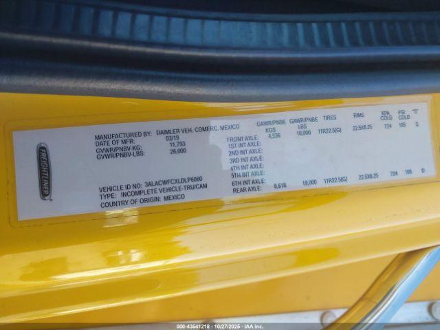 Freightliner M2 106 Image 10