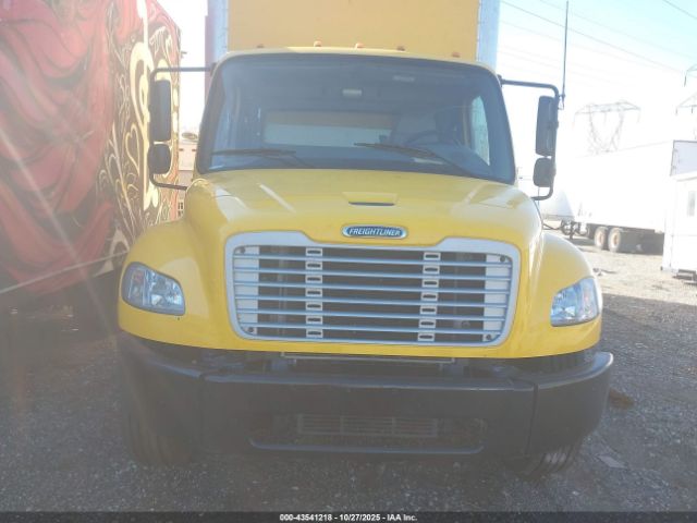 Freightliner M2 106 Image 16