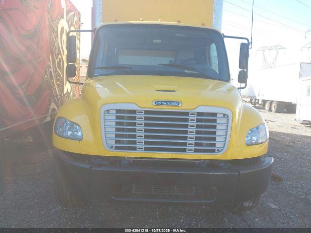 Freightliner M2 106 Image 16