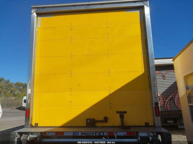 Freightliner M2 106 Image 14