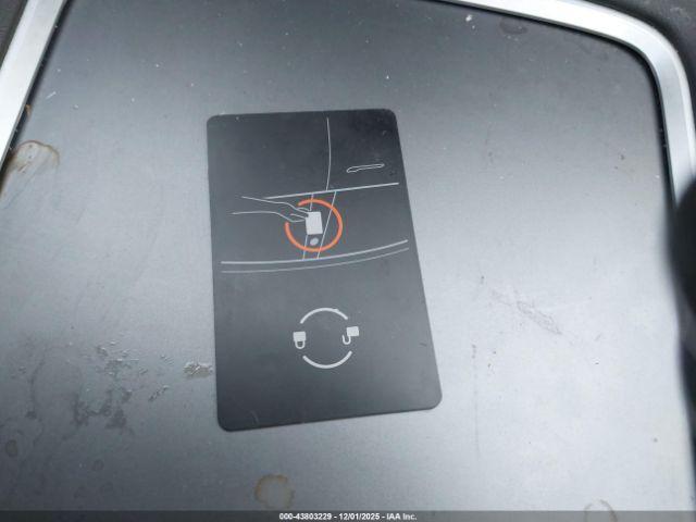 Tesla Model Y Performance Dual Motor All-wheel Drive Image 15