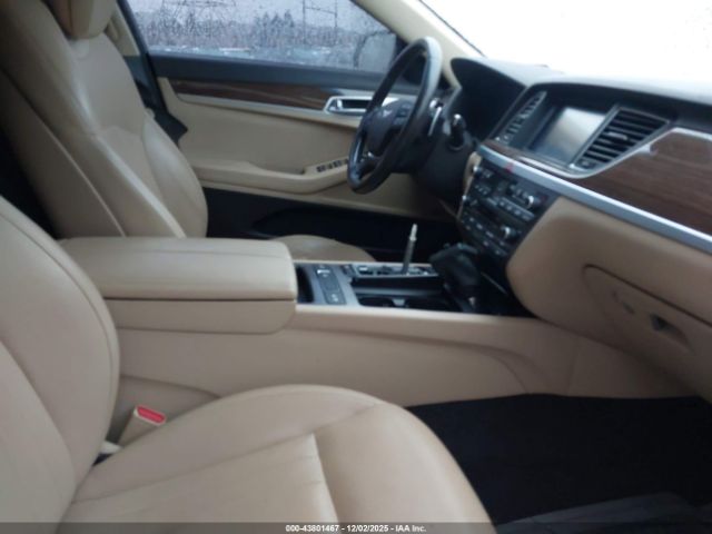 Hyundai Genesis 3.8 Image 4