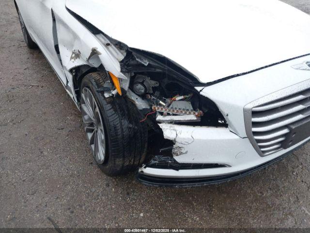 Hyundai Genesis 3.8 Image 10