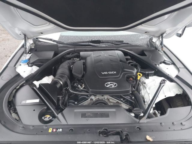 Hyundai Genesis 3.8 Image 6