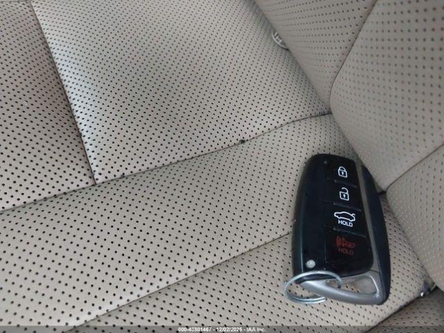 Hyundai Genesis 3.8 Image 17