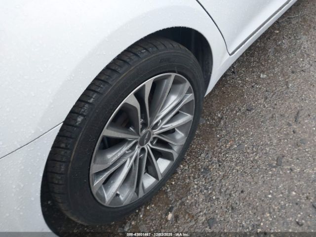 Hyundai Genesis 3.8 Image 14